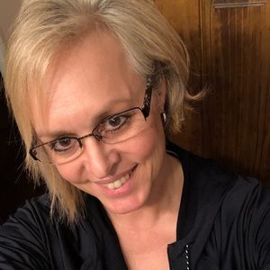 Meet your Posher, Lori